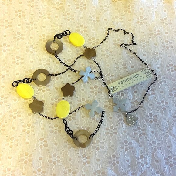 Vintage NEW sandwich jewellery Yellow Brown Beads Pendant VTG Art Deco Necklace - Picture 4 of 7